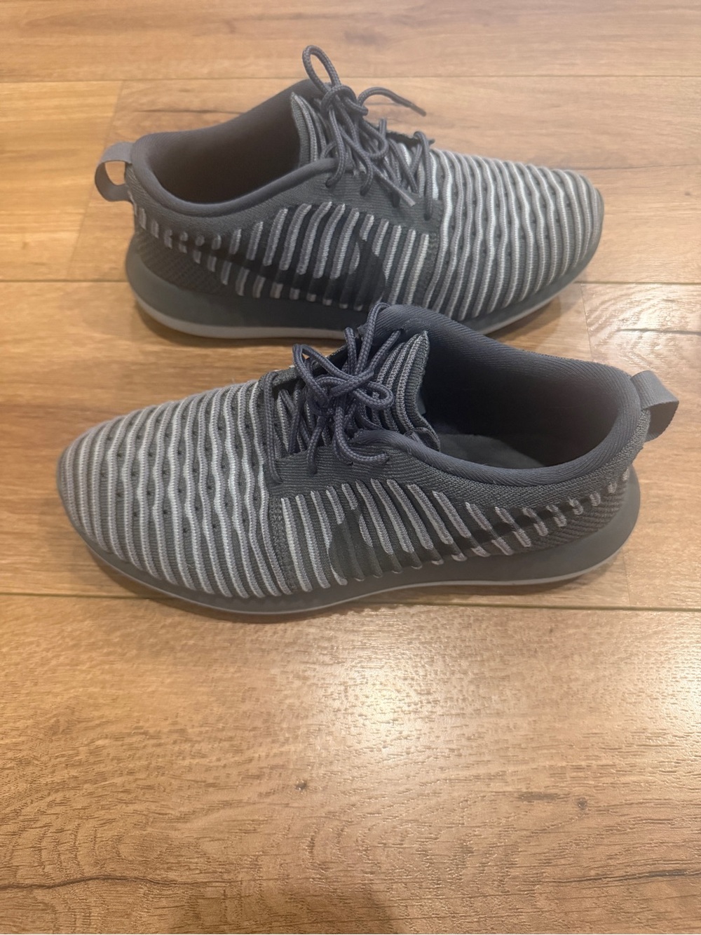 Nike Women's Gray Knit Running Sneakers